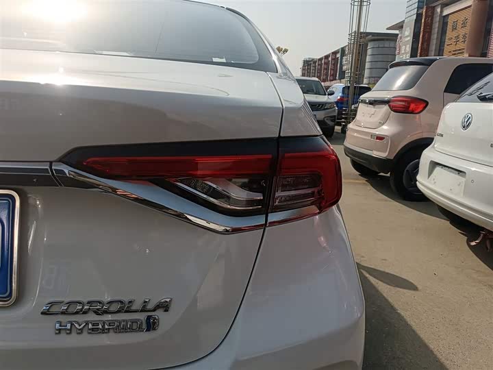 Фото 8 - Toyota Corolla