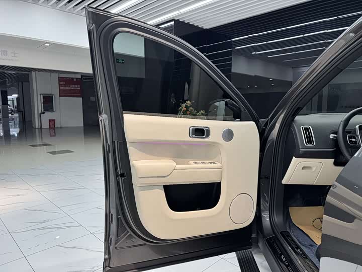 Фото 8 - LiXiang L9