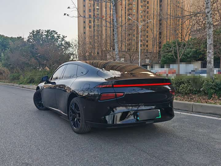 Фото 3 - XPeng P7