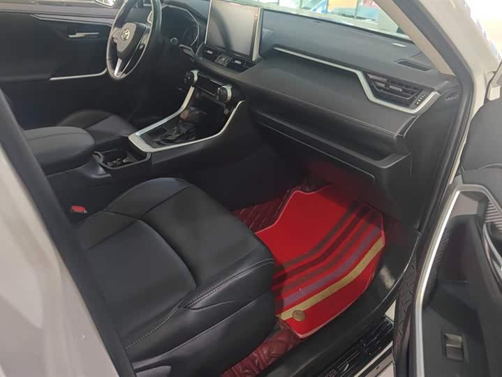 Фото 8 - Toyota Wildlander