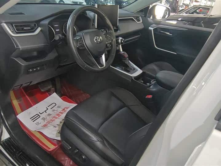 Фото 9 - Toyota Wildlander