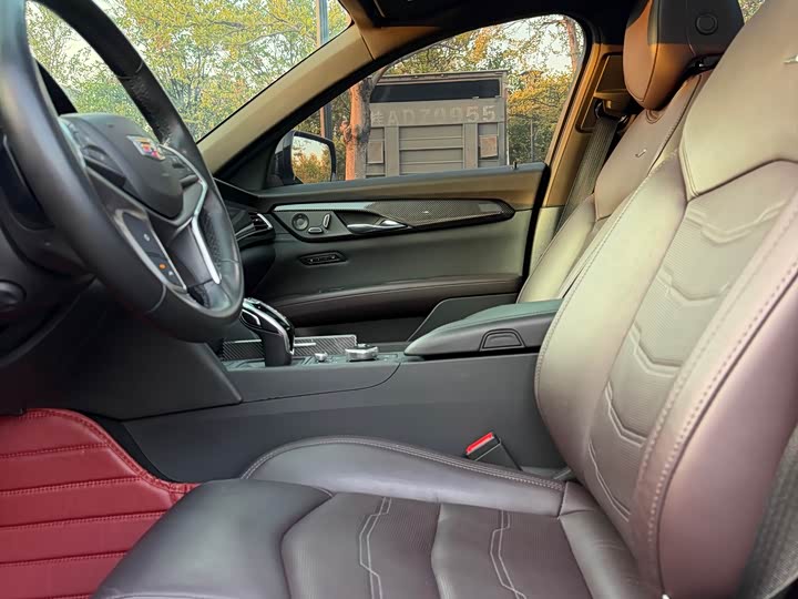 Фото 8 - Cadillac CT6