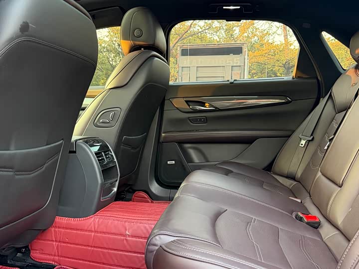 Фото 9 - Cadillac CT6