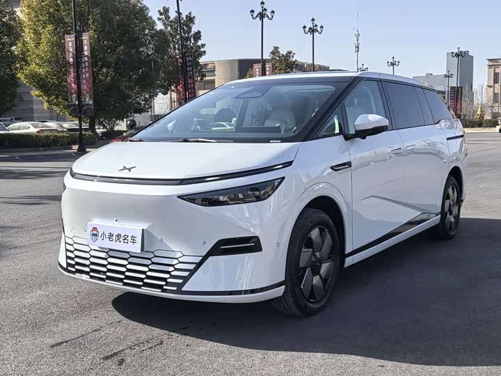 Фото 1 - XPeng X9