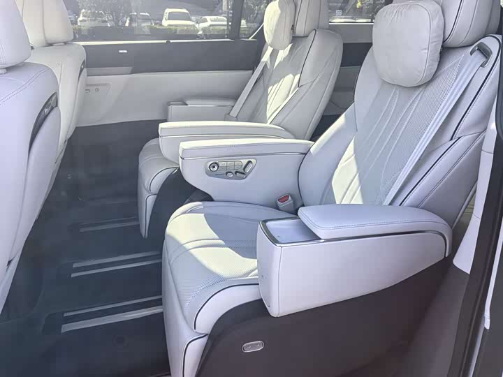 Фото 6 - XPeng X9