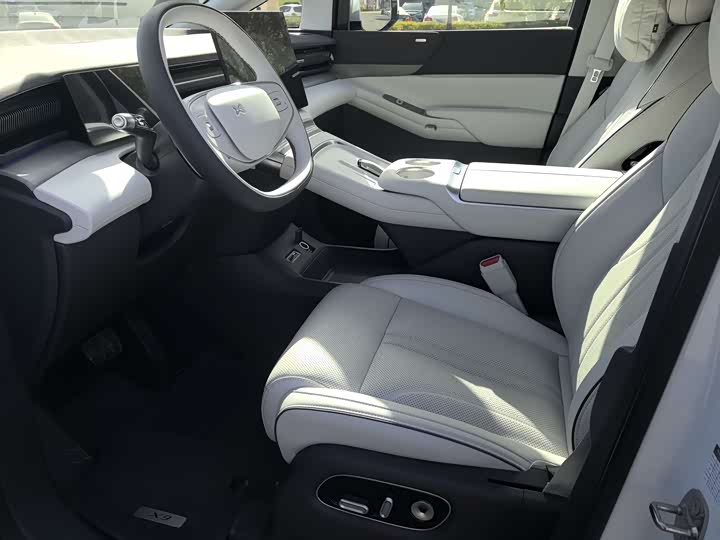 Фото 9 - XPeng X9