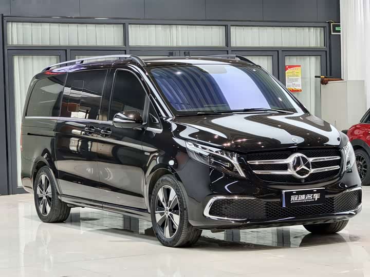 Фото 3 - Mercedes-Benz V-Class