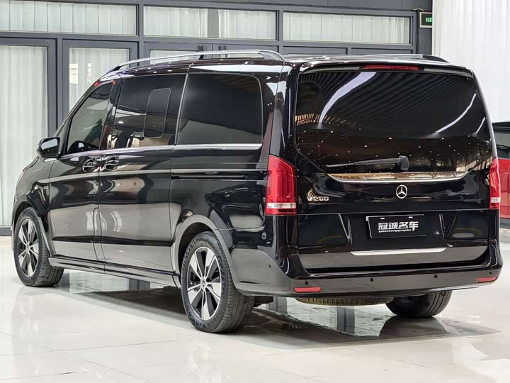 Фото 4 - Mercedes-Benz V-Class
