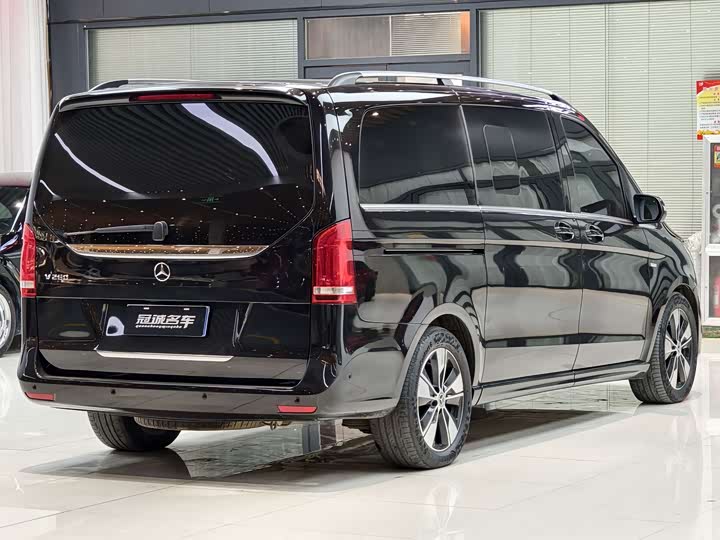 Фото 5 - Mercedes-Benz V-Class