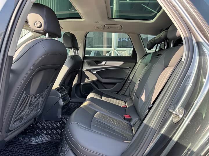 Фото 5 - Audi A6