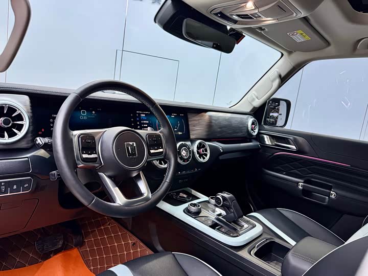 Фото 8 - Tank 300