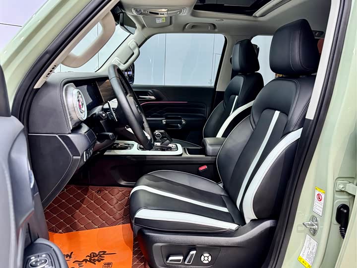 Фото 9 - Tank 300