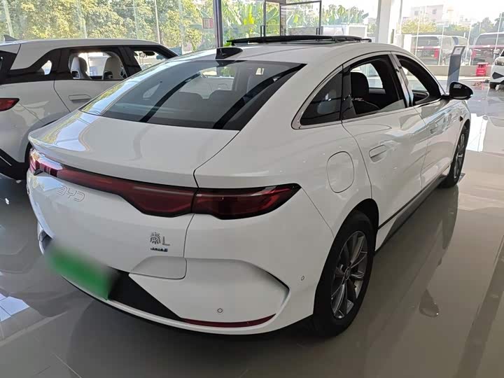 Фото 7 - BYD Qin L
