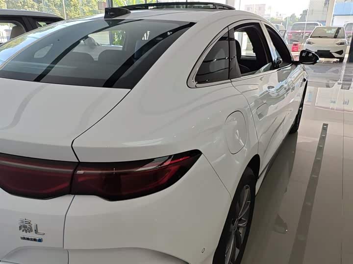 Фото 8 - BYD Qin L