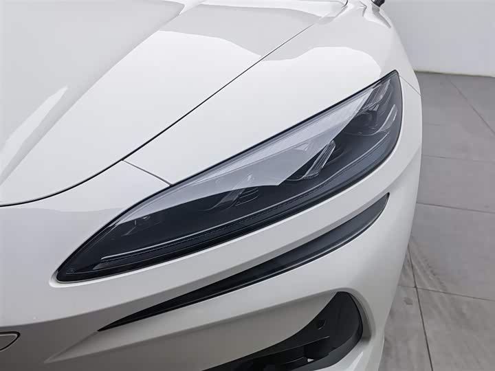 Фото 7 - Denza Z9