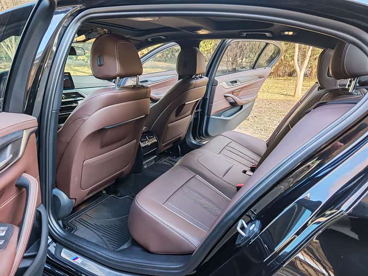 Фото 5 - BMW 5 Series Hybrid