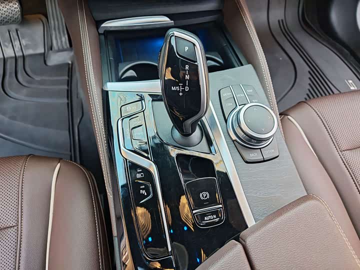 Фото 9 - BMW 5 Series Hybrid