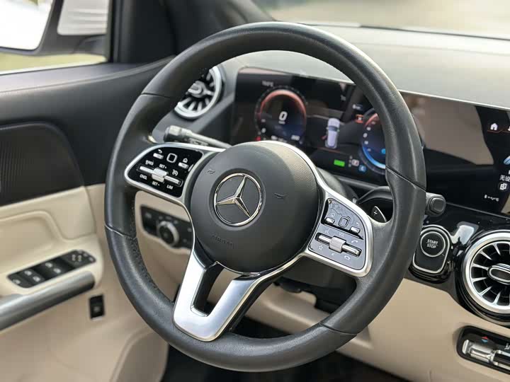 Фото 8 - Mercedes-Benz EQA
