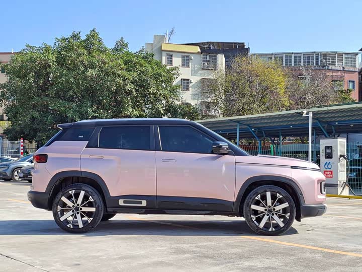 Фото 8 - Geely Icon