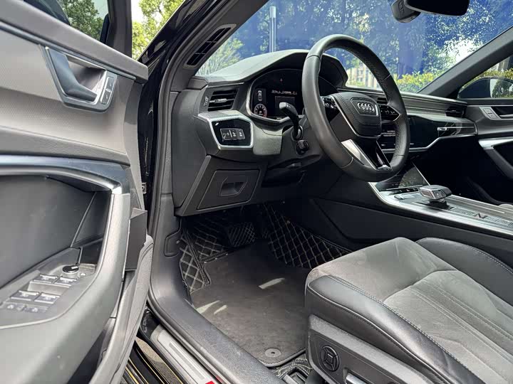 Фото 6 - Audi A6L