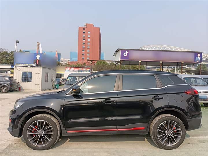 Фото 5 - Geely Atlas