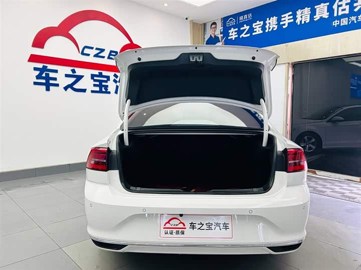 Фото 9 - Volkswagen Lamando L