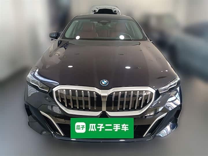 Фото 5 - BMW i5