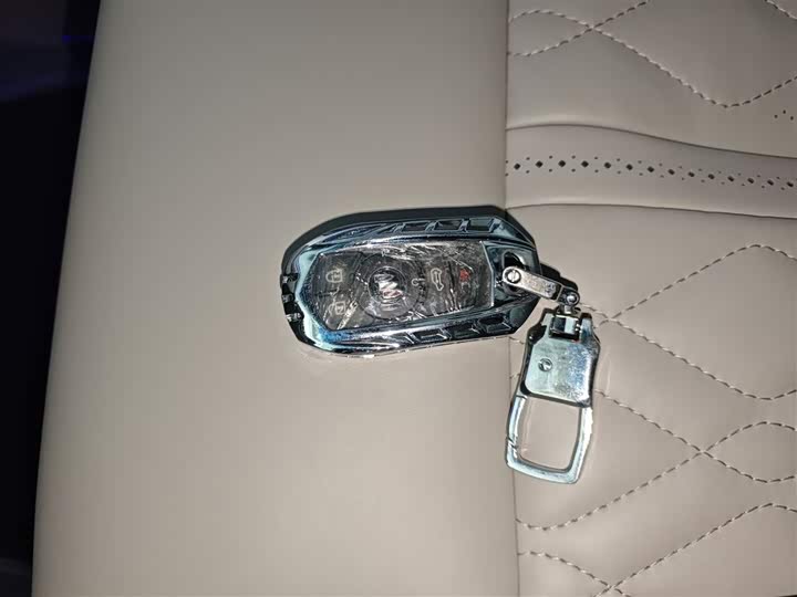 Фото 9 - Buick GL8 ES