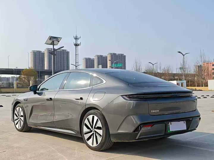 Фото 7 - Geely Galaxy E8