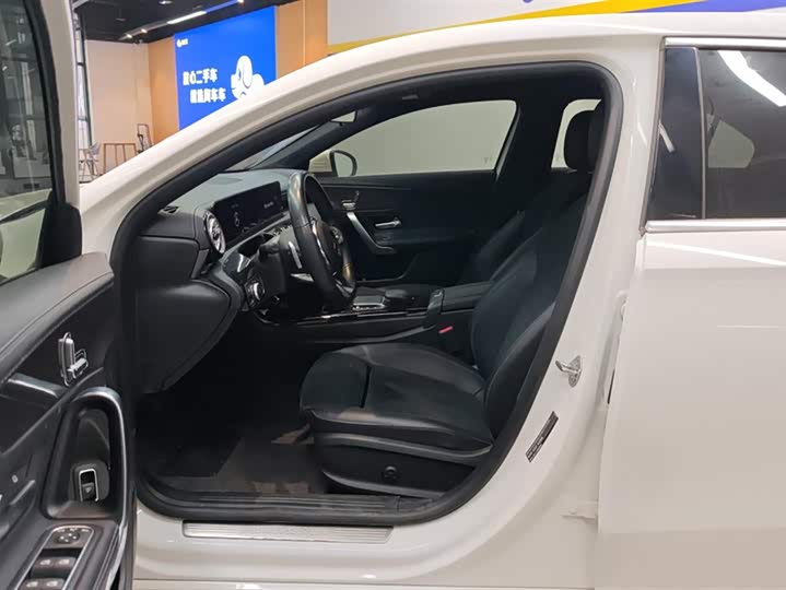 Фото 9 - Mercedes-Benz A-Class