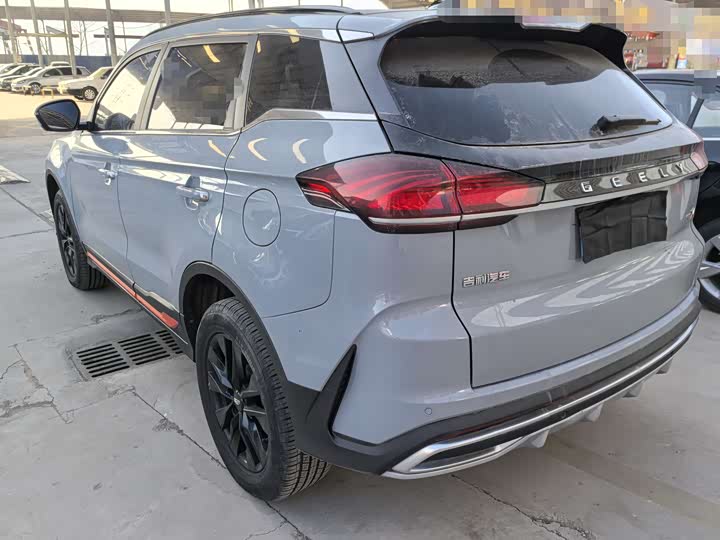 Фото 4 - Geely Atlas