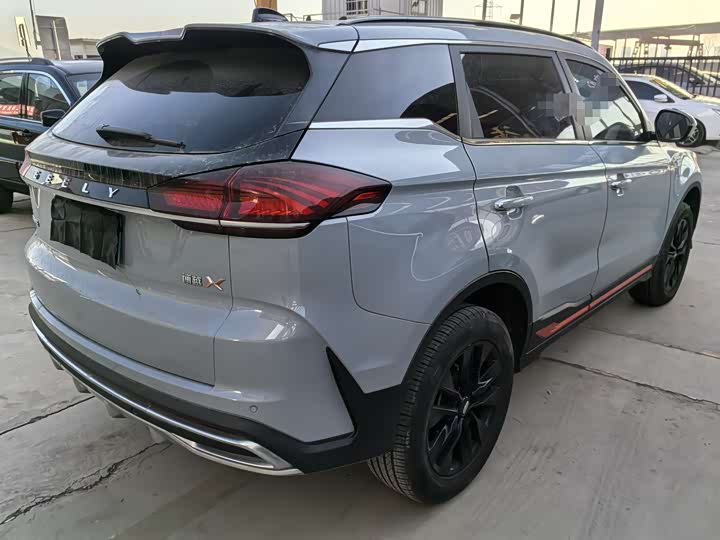 Фото 6 - Geely Atlas