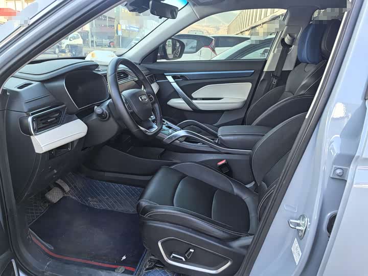 Фото 7 - Geely Atlas