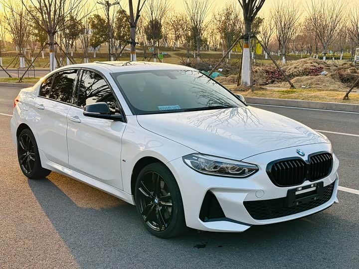 Фото 3 - BMW 1 Series