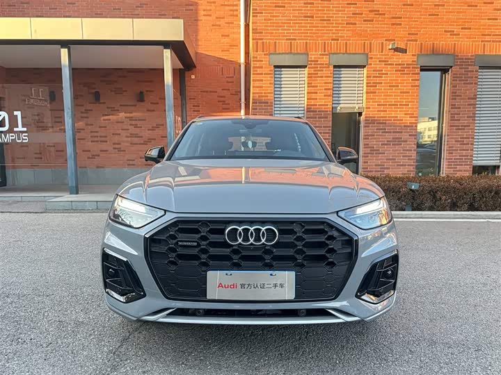 Фото 2 - Audi Q5L