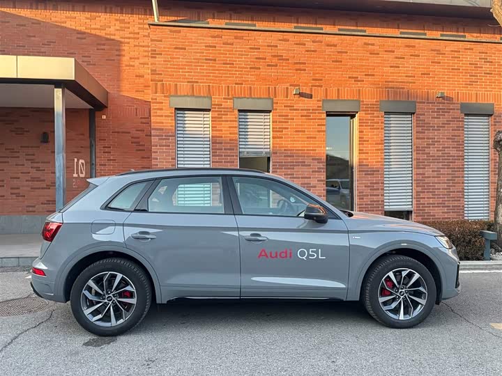 Фото 3 - Audi Q5L