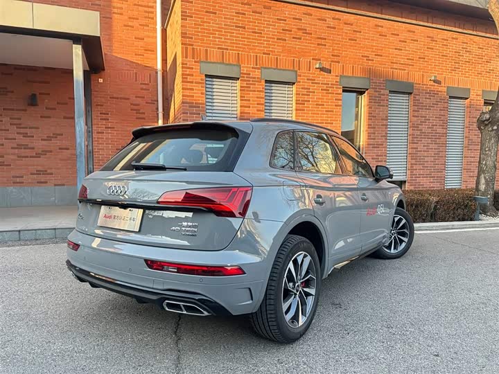 Фото 4 - Audi Q5L