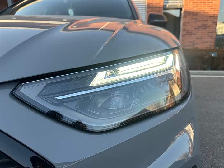 Фото 6 - Audi Q5L