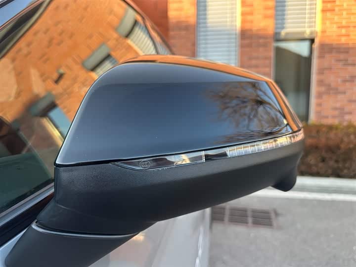 Фото 8 - Audi Q5L