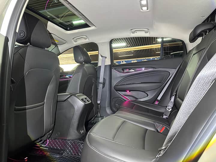 Фото 9 - Buick Regal