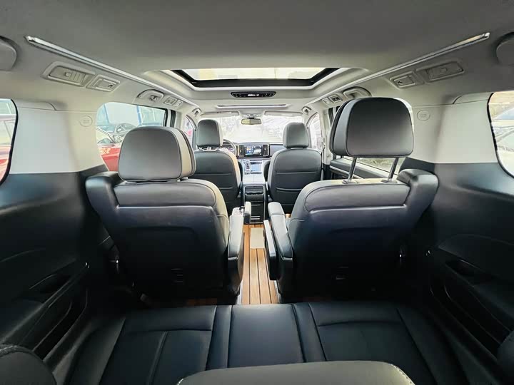 Фото 3 - GAC Trumpchi M8