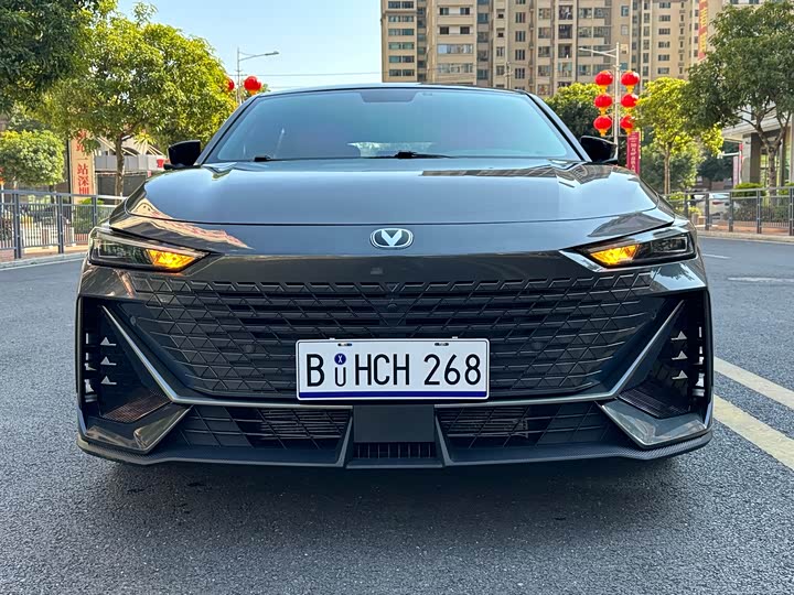 Фото 2 - Changan UNI-V