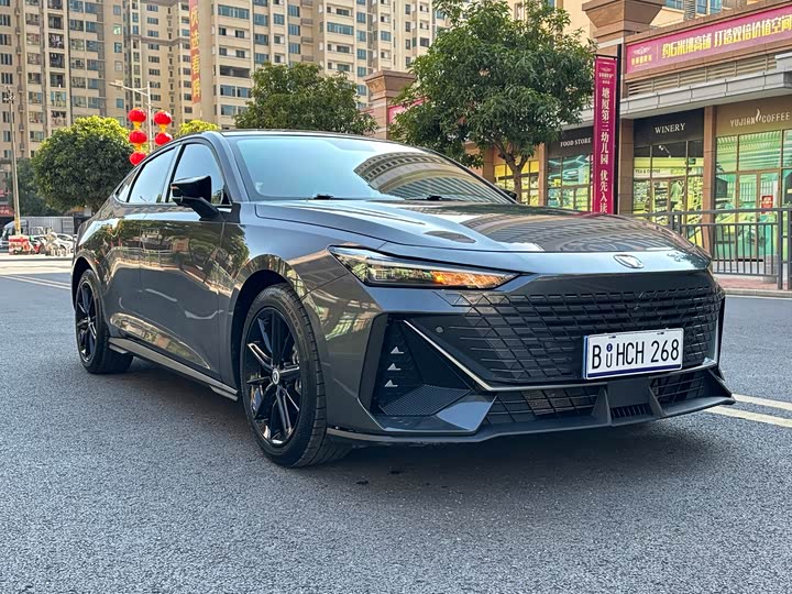 Фото 3 - Changan UNI-V