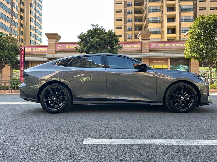 Фото 8 - Changan UNI-V