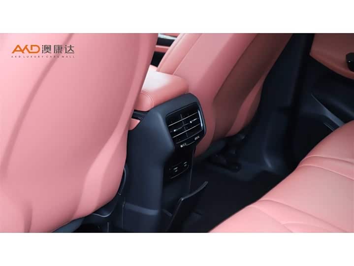 Фото 9 - Nio EC6