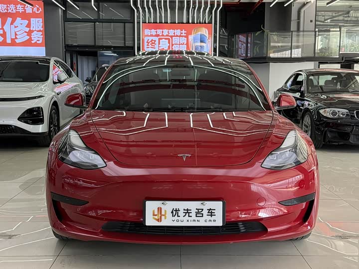 Фото 2 - Tesla Model 3