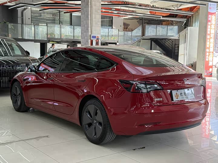 Фото 5 - Tesla Model 3