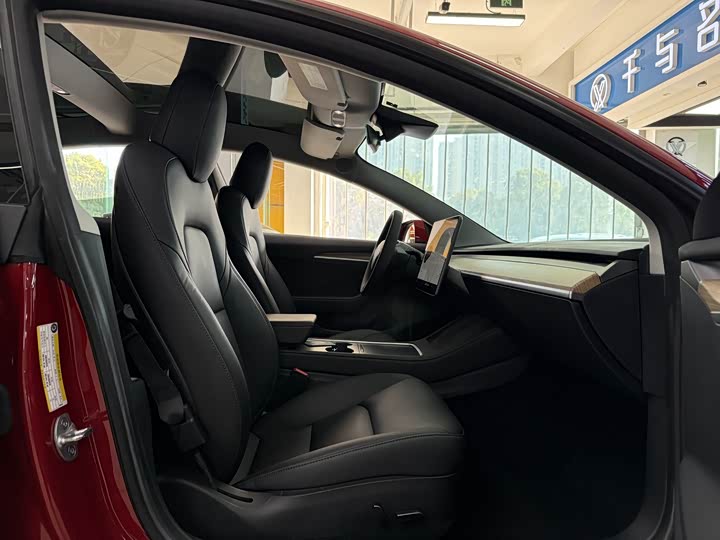 Фото 9 - Tesla Model 3