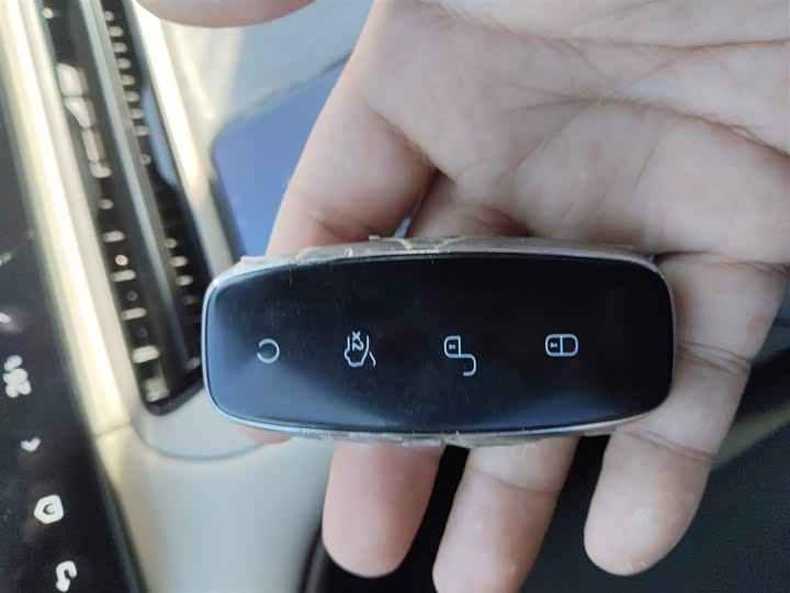 Фото 9 - Denza N7