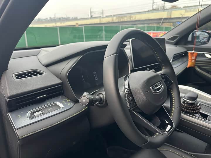 Фото 4 - Geely Preface